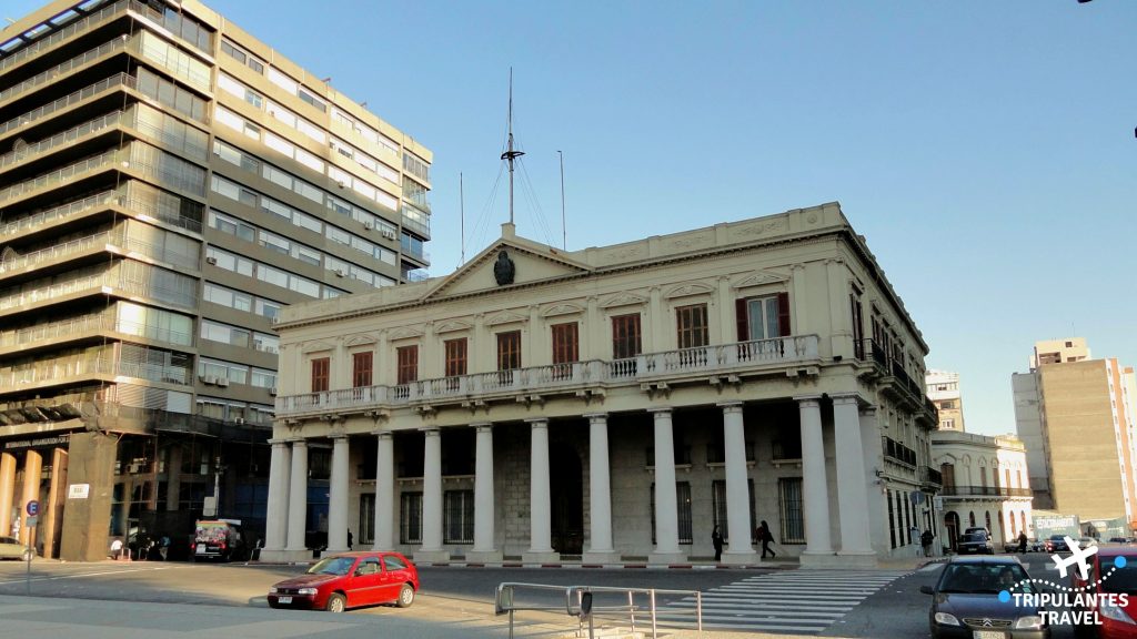museu da casa do governo 1024x576 - Montevidéu – Roteiro do Centro Histórico (Roteiro Completo)