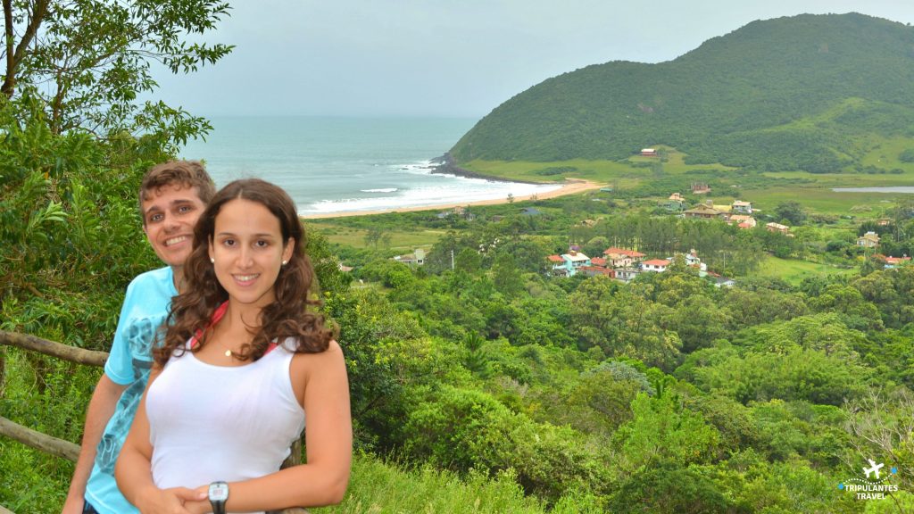 Tudo o que você precisa saber sobre Garopaba : Vista da Praia do Silveira do topo do morro.