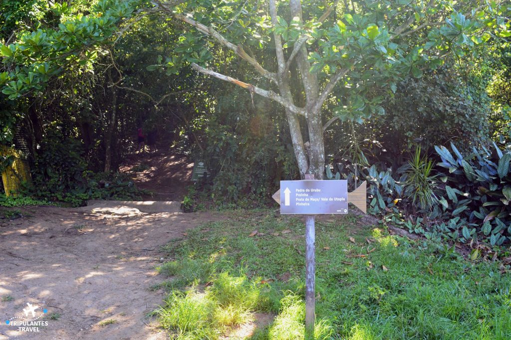 Morro do Urubu na Guarda do Embaú - Placa no início da Trilha