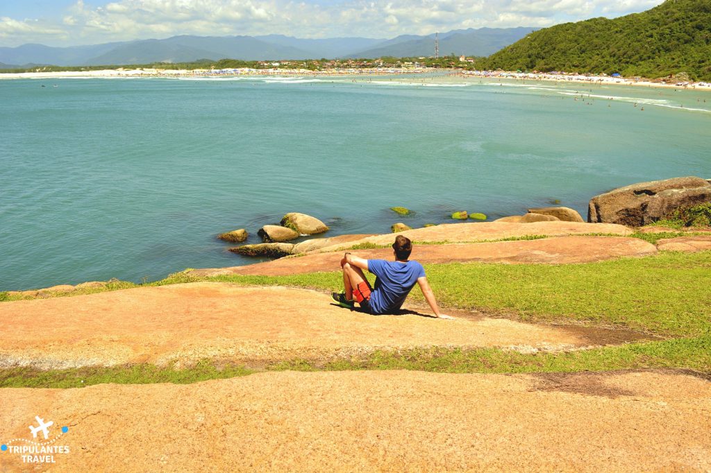 Um vista espetacular da ponta das pedras para as praias da Guarda do Embaú
