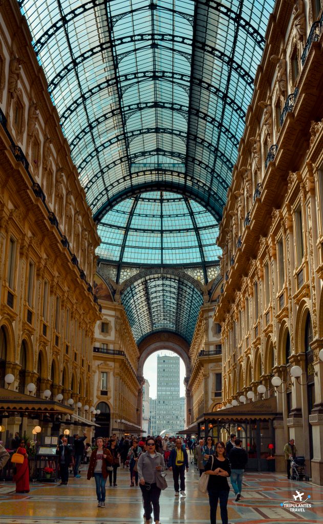Interior da Galleria Vittorio Emanuele II em Milão