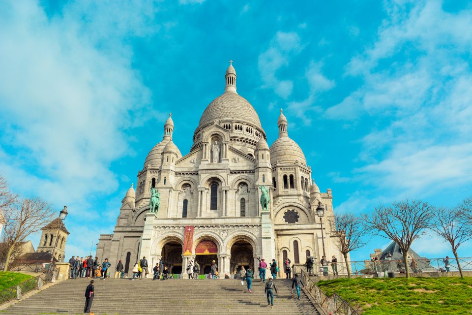 Basílica Sacre Coeur uma igrejas em Paris além de Notre-Dame para se visitar