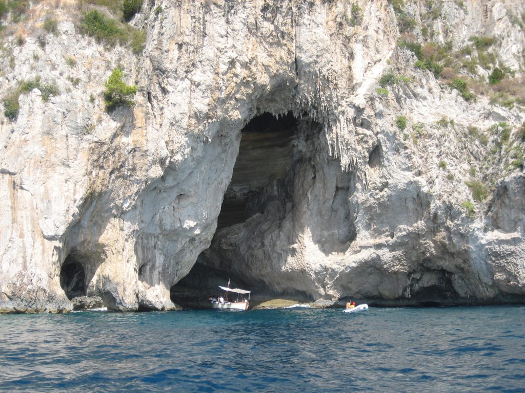sea coast rock formation cliff cave 714451 pxhere.com  1024x768 - Capri em 1 dia roteiro completo das melhores atrações