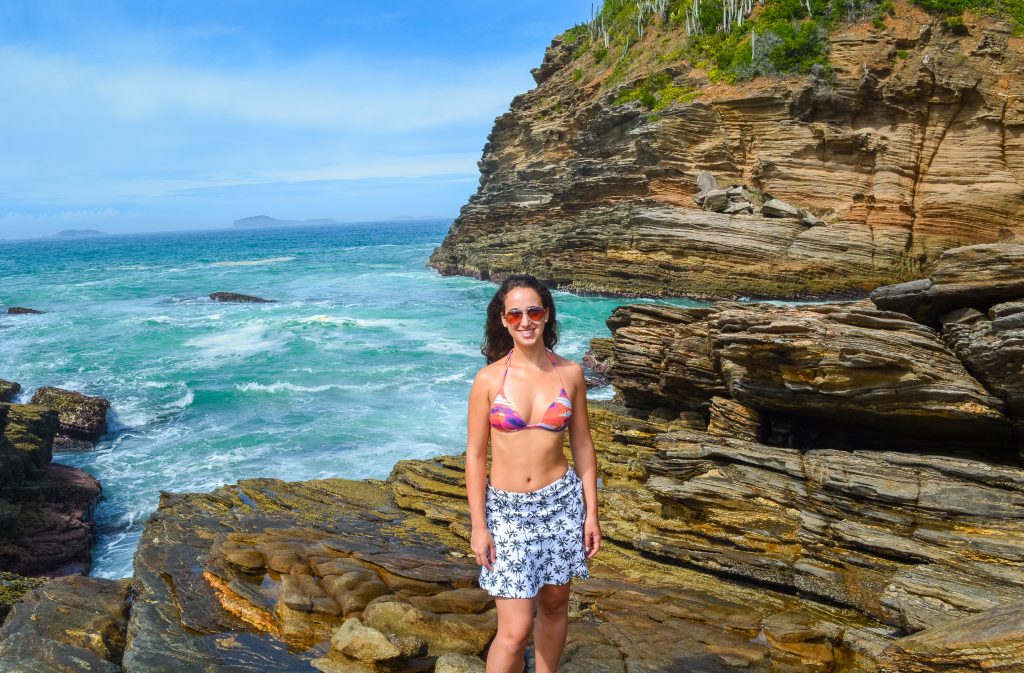 Praia da Ferradurinha e suas pedras lindas 