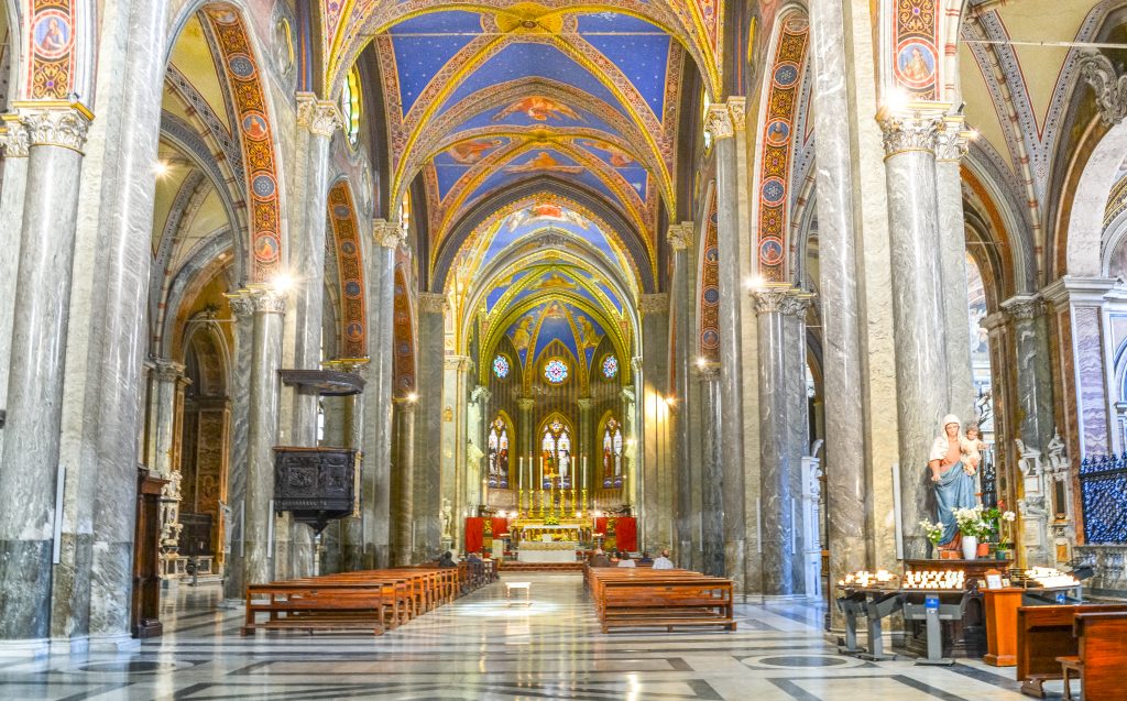 Interior da Basílica Santa Maria Sopra Minerva