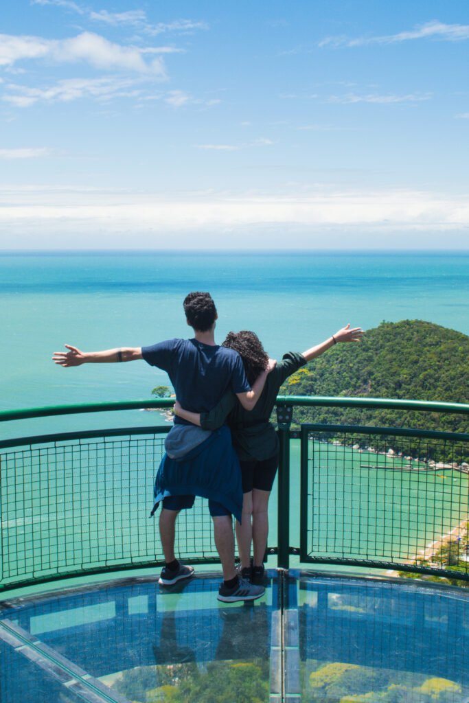 Parque Unipraias em Balneário Camboriú vista do mirante com deck de vidro