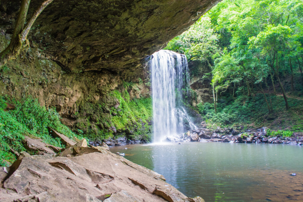 Visual da Cascata e grutão dos índios 