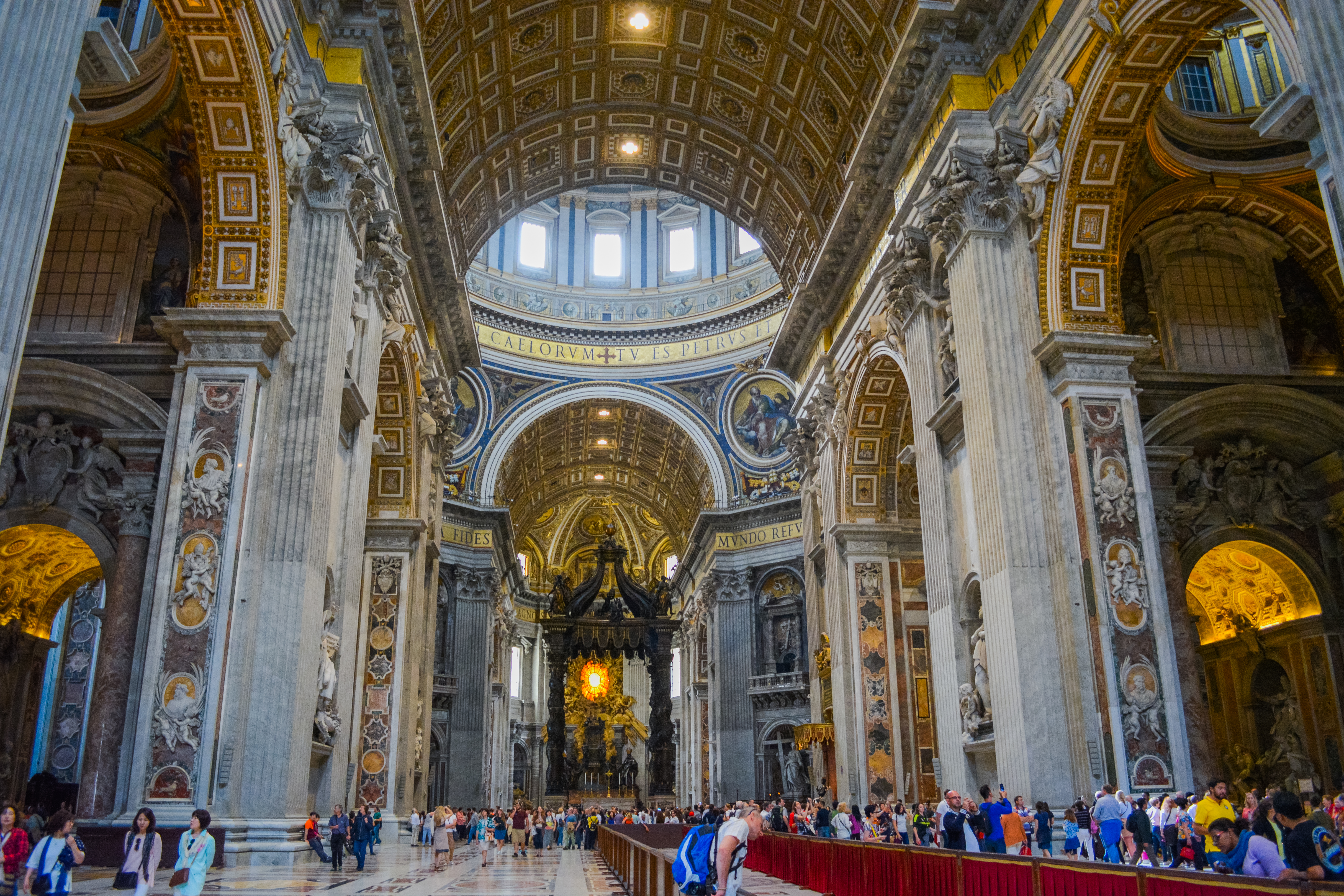 Interior da Basílica São Pedro